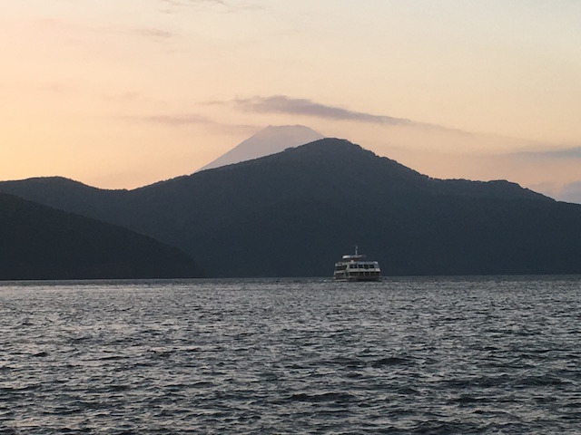 箱根院内旅行　芦ノ湖からの富士山　柴垣歯科医院