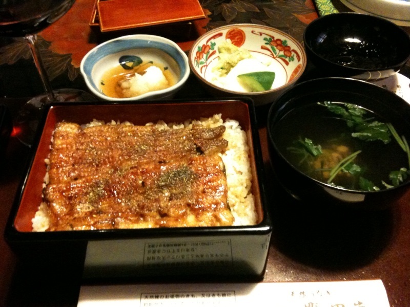 日本歯科医師会館での会合　ウナギ弁当