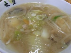 柴垣歯科医院のランチ風景　野菜スープ