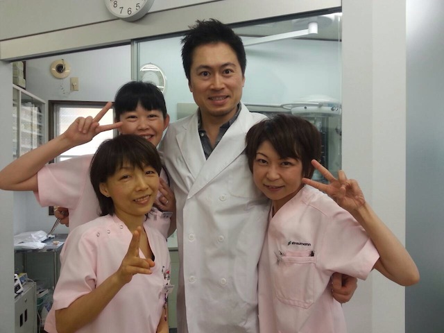安藤先生とスタッフ　柴垣歯科医院