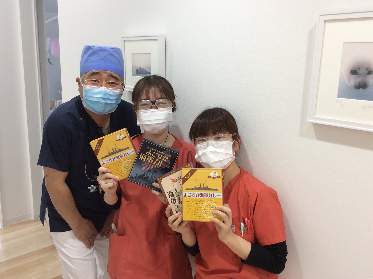 かながわコロナ医療・福祉等応援基金を活用したお届け物　よこすか海軍カレー　柴垣歯科医院