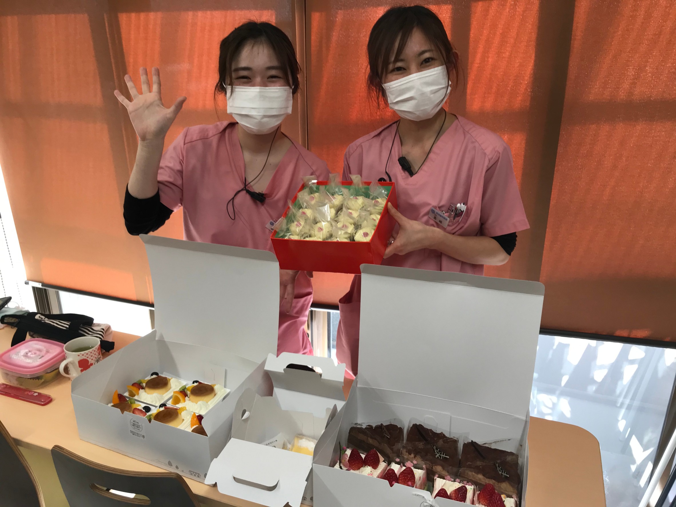 ひな祭り差し入れのケーキ　柴垣歯科医院