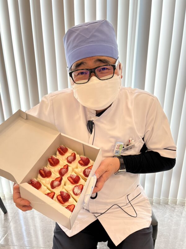 綾瀬市海老名市柴垣歯科医院　誕生日　ケーキ