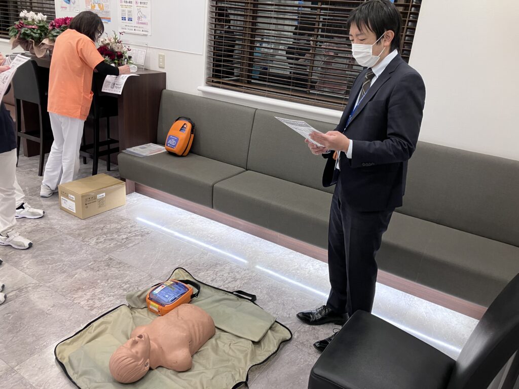 綾瀬市海老名市柴垣歯科医院　AED　院内勉強会